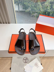 FLAT SANDAL IN BRUNETTE BROWN CALFSKIN