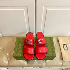 GG SANDAL WITH ROUND INTERLOCKING G IN SCARLET RED CALFSKIN