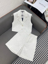 SET SLEEVELESS TOP AND SHORTS IN WHITE DENIM