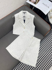 SET SLEEVELESS TOP AND SHORTS IN WHITE DENIM