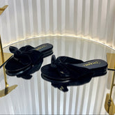 LACE SANDALS IN BLACK VELVET