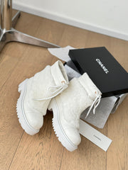 CC CHUNKY BOOTS IN WHITE SMOOTH FLEECE AND CALFSKIN