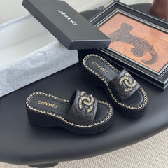 WEDGE HEELS IN BLACK CALFSKIN MIX CHAIN BASE