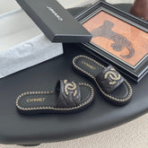 SLIPPER IN BLACK CALFSKIN MIX CHAIN BASE