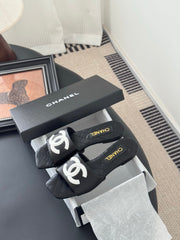 SLIPPER IN BLACK CALFSKIN