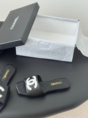 SLIPPER IN BLACK CALFSKIN