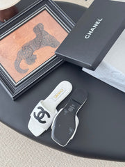 SLIPPER IN WHITE CALFSKIN