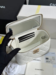 VANITY CASE 17 CRYSTAL STUDDED LOGO IN WHITE CALFSKIN GOLD HARDWARE