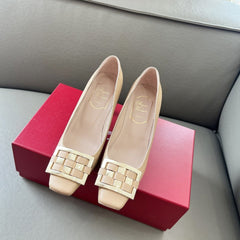 TROMPETTE BALLERINAS PUMPS IN NUDE SHINY CALFSKIN GOLD BUCKLE