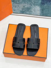 IDIOMA SANDAL IN BLACK CALFSKIN