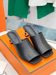 ICONIQUE 60 SANDAL IN BLACK CALFSKIN