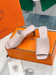 ICONIQUE 60 SANDAL IN BABY PINK CALFSKIN