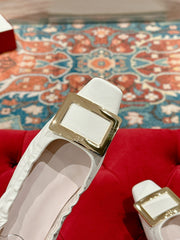 BELLE VIVIER BALLERINAS IN WHITE SHINY LAMBSKIN GOLD PATENT SQUARE BUCKLE