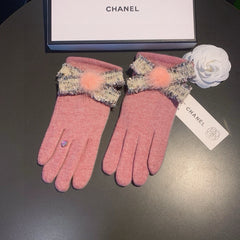 GLOVES IN FLAMINGO PINK WOOL 420537