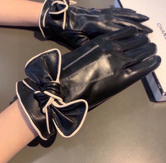 GLOVES IN BLACK LAMBSKIN 462262