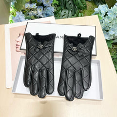 GLOVES IN BLACK LAMBSKIN 462417