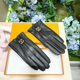 LV GLOVES IN BLACK LAMBSKIN WITH GOLD LOGO 462422