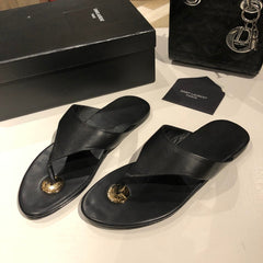 FLAT THONG IN BLACK CALFSKIN