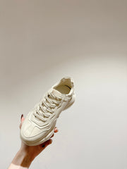 GG RHYTON TRAINER WHITE CALFSKIN WITH NAVY LOGO