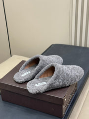 ALAIA 25S SHEARLING COZY SLIPPERS IN DARK GRAY
