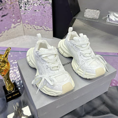 3XL SNEAKER IN WHITE MESH AND POLYURETHANE