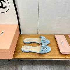 FLAT SLIDE IN LIGHT BLUE CALFSKIN