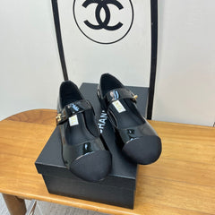 CHANEL 25S FLATS WITH FABRIC TOE IN BLACK GLOSSY CALFSKIN