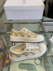 WALK'N PLATFORM SNEAKER IN BEIGE-GOLD TONE EMBROIDERED FABRIC