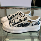 WALK'N PLATFORM SNEAKER IN COLORFUL EMBROIDERED FABRIC