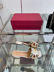 VLTN HIGH HEEL 25S 30 MM IN BEIGE FABRIC AND WHITE LAMBSKIN WITH EMBROIDERED CHERRY MOTIF