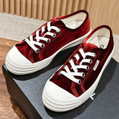CONVERSE SNEAKER IN LIPSTICK RED VELVET