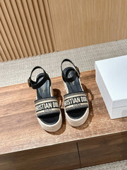 DWAY WEDGE SANDAL IN BLACK EMBROIDERED COTTON RAFFIA SOLE