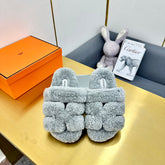 CHYPRE SANDAL IN CLOUD GRAY SHEARLING