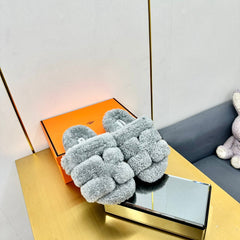 CHYPRE SANDAL IN CLOUD GRAY SHEARLING