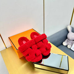 CHYPRE SANDAL IN CHERRY RED SHEARLING