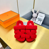 CHYPRE SANDAL IN CHERRY RED SHEARLING