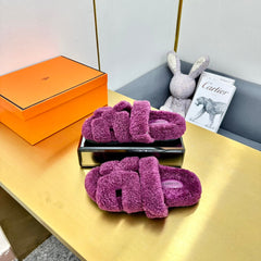 CHYPRE SANDAL IN ORCHID PURPLE SHEARLING