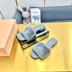 GRAY SLIPPERS LAMB FUR