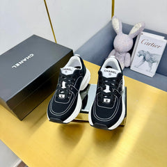 SNEAKER IN BLACK MIX WHITE BREATHABLE FABRIC