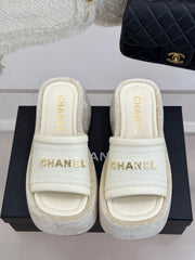 PLATFORM SLIPPERS IN WHITE LAMBSKIN