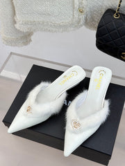 RABBIT FUR POINTED-TOE MULE IN WHITE LAMBSKIN