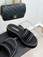 THICK SOLE WEDGE SLIPPERS IN BLACK DENIM FABRIC