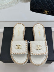 FLAT CHAIN HEART SLIPPER IN WHITE LAMBSKIN