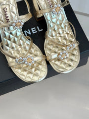 HIGH HEELS SANDAL IN GOLD LAMBSKIN PEARL FLOWERS