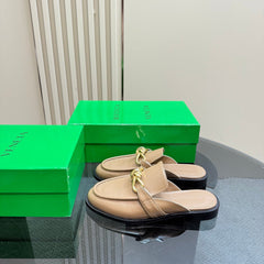 ASTAIRE MULE IN LIGHT BROWN CALFSKIN WITH GOLD HARDWARE