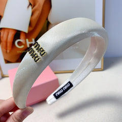 THICK HEADBAND IN WHITE SILK GOLD LOGO 241200