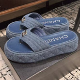 THICK-SOLED THONG SLIPPERS IN NAVY BLUE DENIM