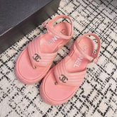 THICK-SOLED THONG SANDAL IN BRIGHT PINK LAMBSKIN
