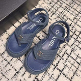 THICK-SOLED THONG SANDAL IN NAVY BLUE DENIM