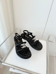 FLAT SANDALS IN BLACK SOFT LEATHER